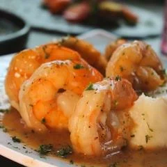 Garlic shrimp in a golden butter sauce